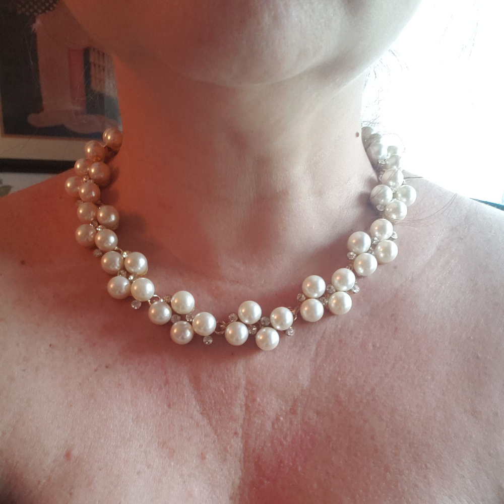 Faux Pearl and Rhinestone necklace - Picture 5 of 6